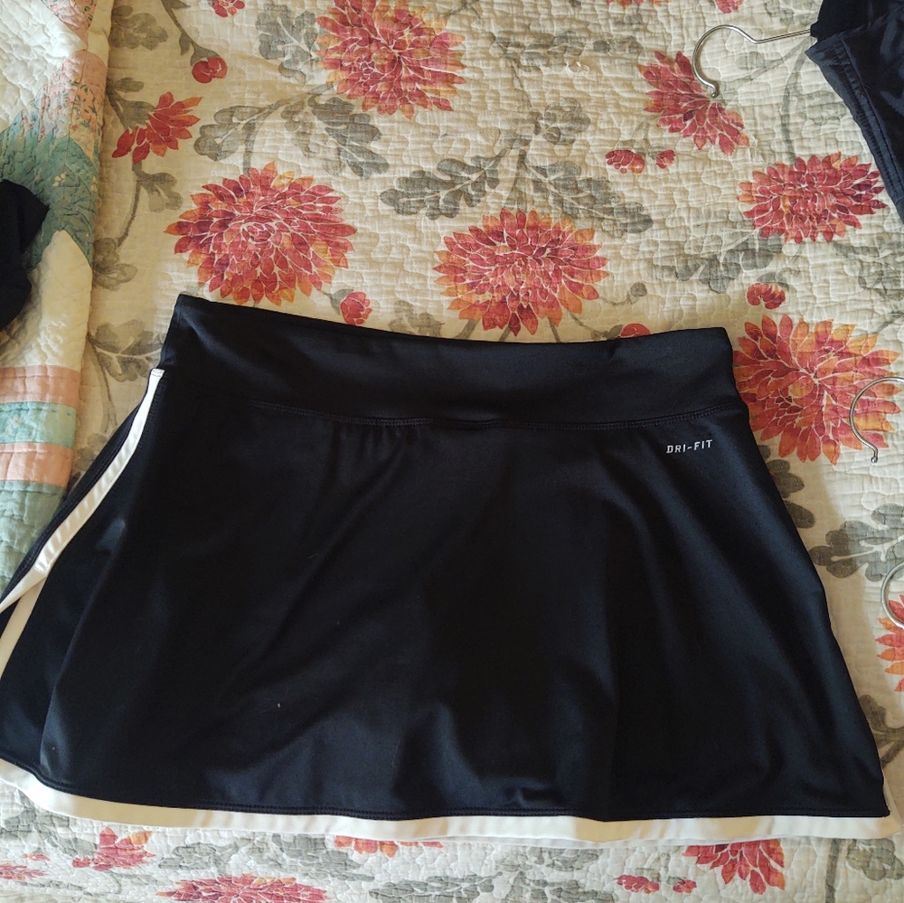 Nike tennis/pickleball skirt short, Black,L